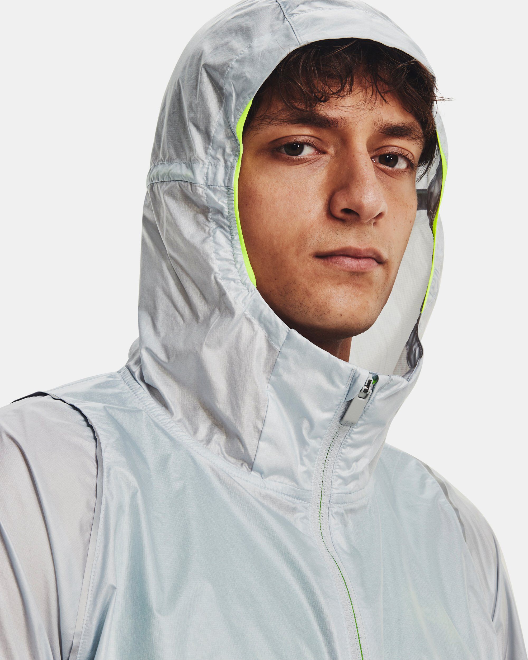 Under armour hotsell lightweight running jacket