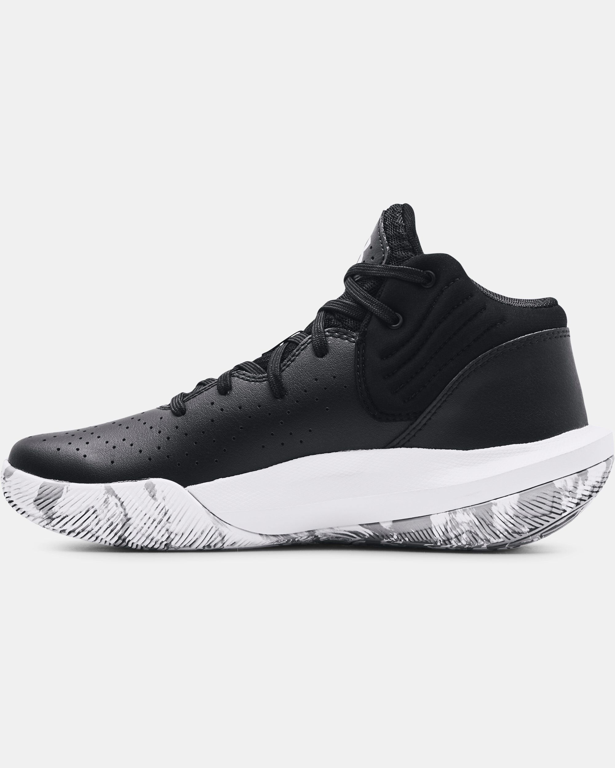 Under armour best sale basketball shoes dubai