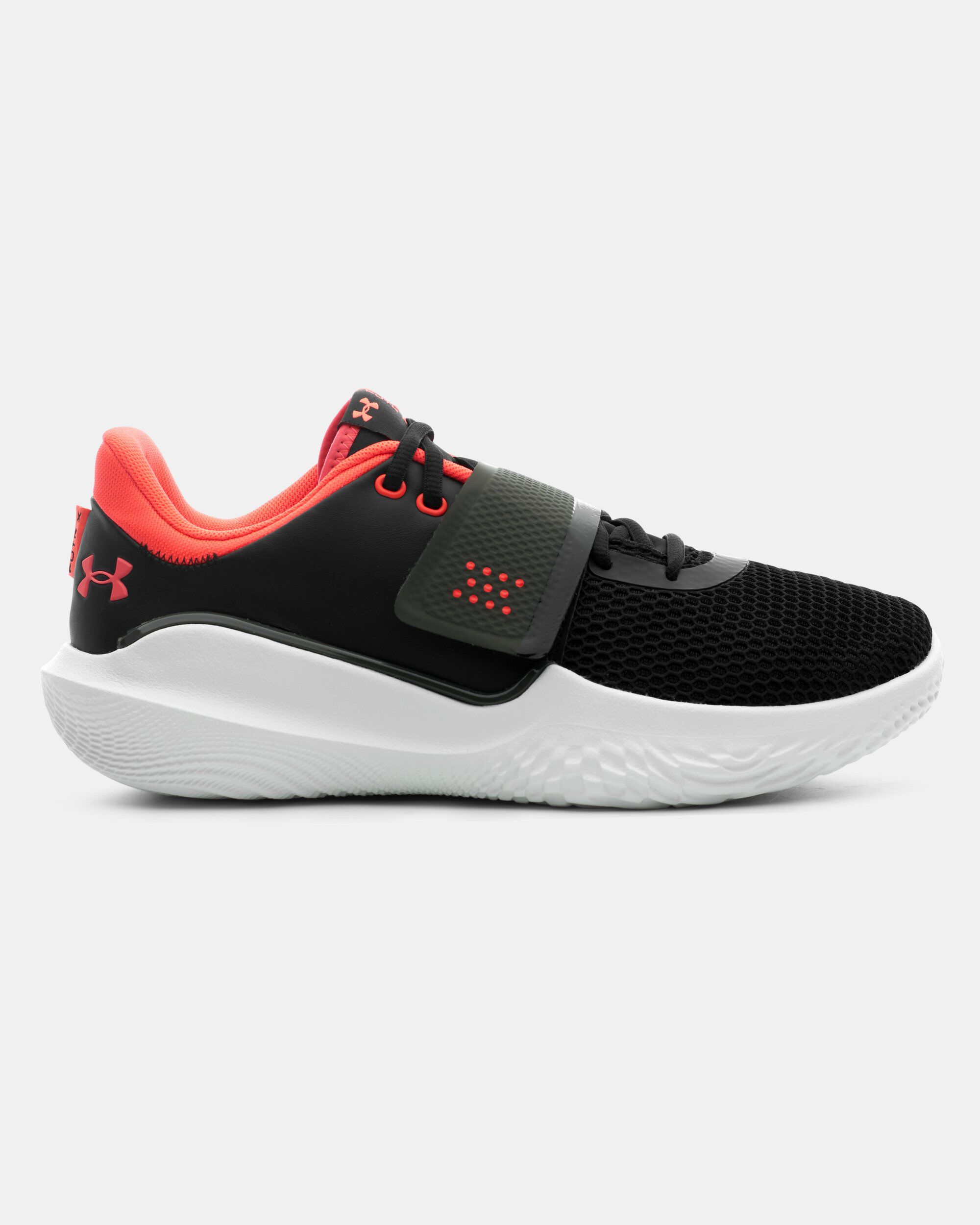 Under armour zone shoes deals