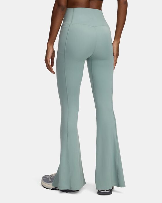 بنطال UA ميريديان كيك فلير للنساء بنطال UA ميريديان كيك فلير للنساء image number 1