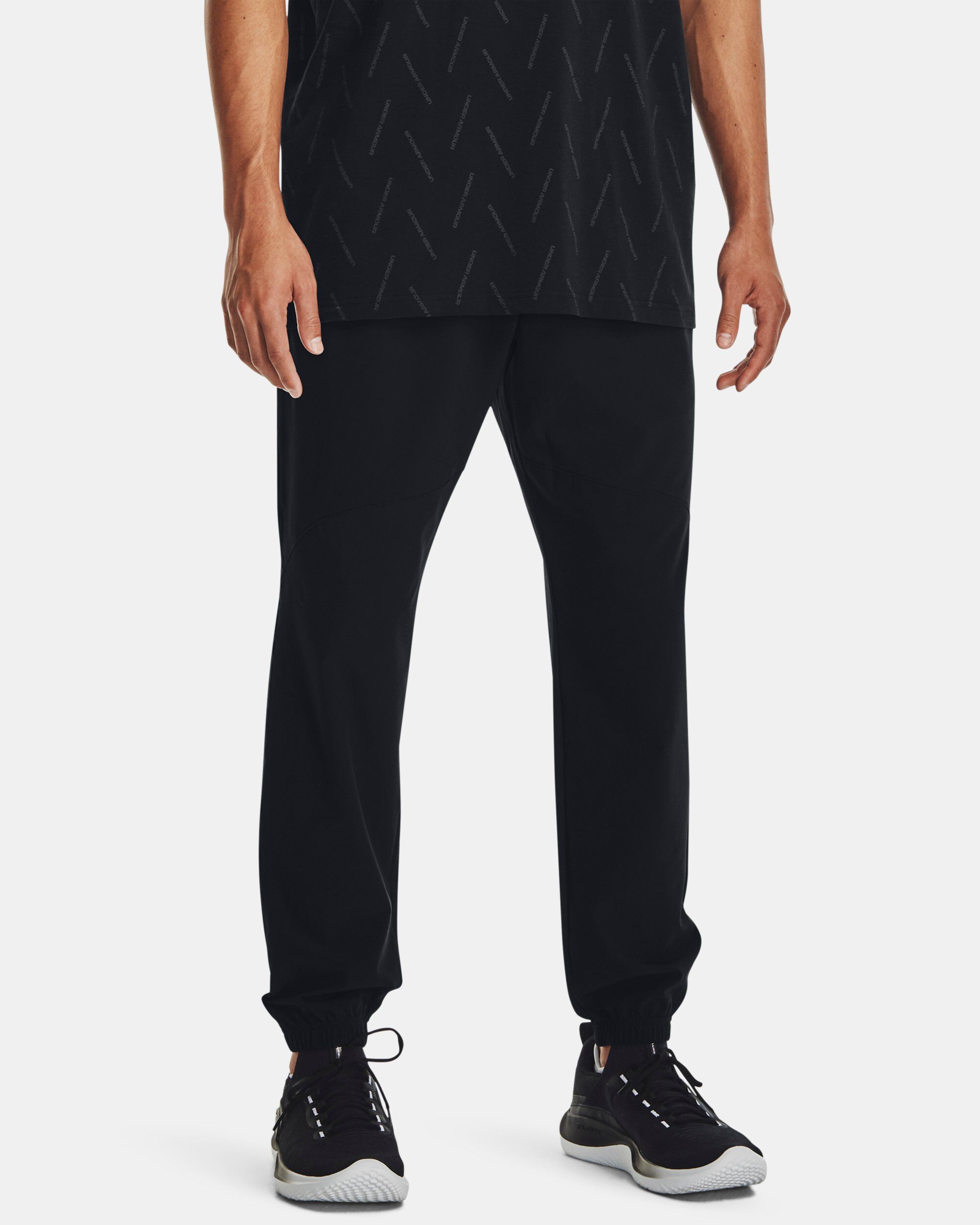 Buy Men s UA Stretch Woven Joggers Black in Dubai UAE Under Armour