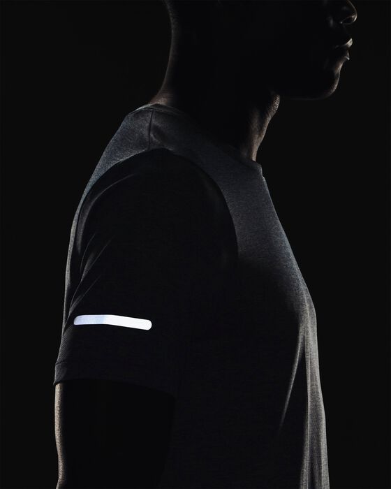 Men's UA Seamless Stride Short Sleeve image number 3