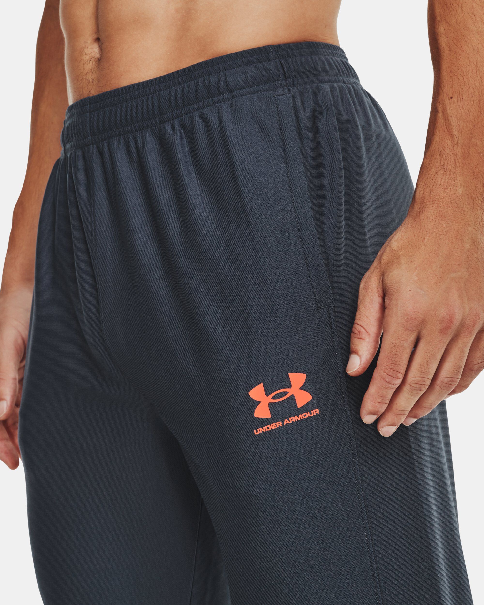 Under armour challenger joggers top
