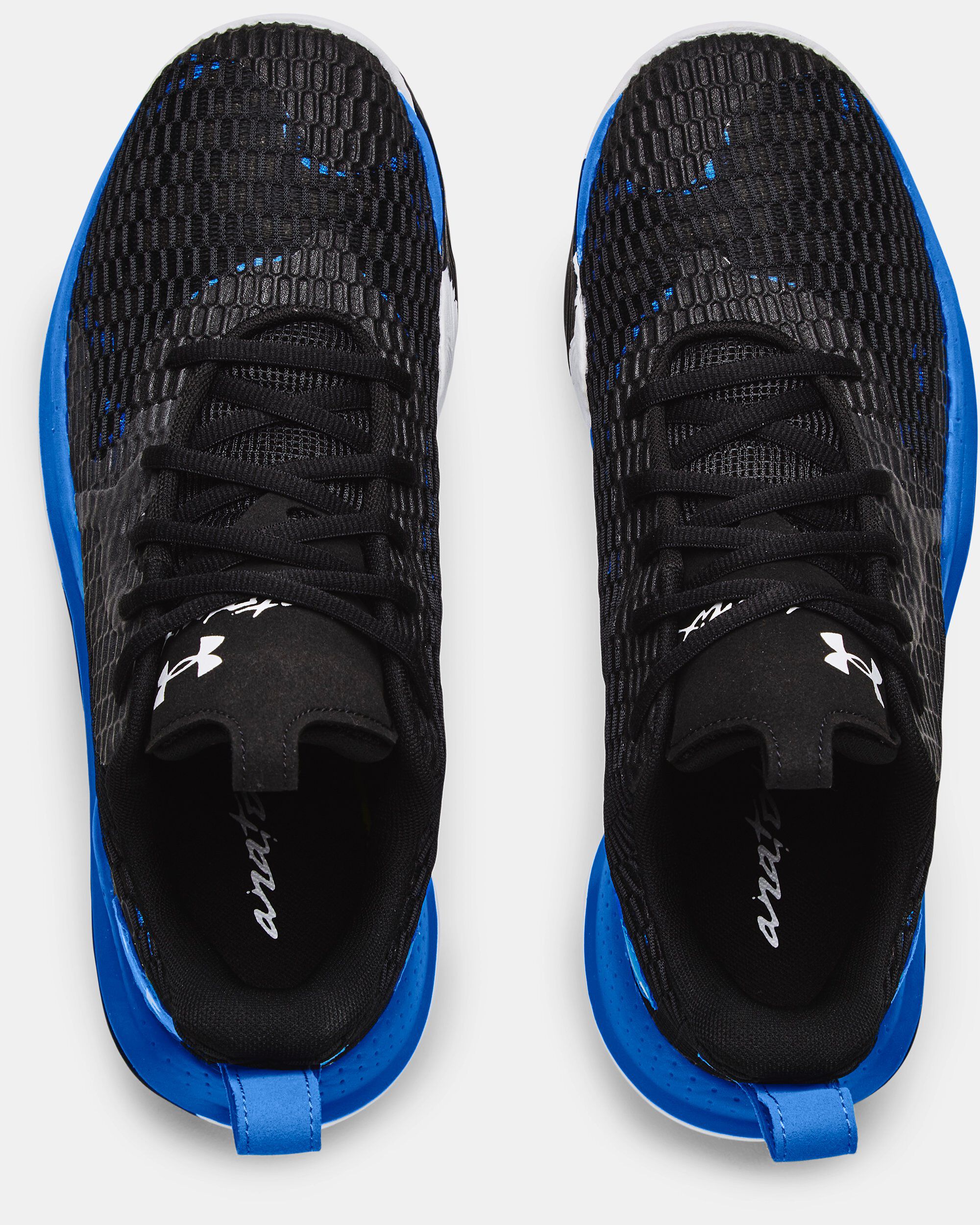 Under armour basketball deals shoes black and blue