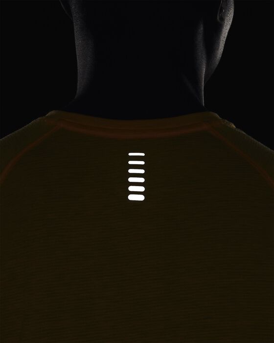 Men's UA Streaker Run Short Sleeve image number 3