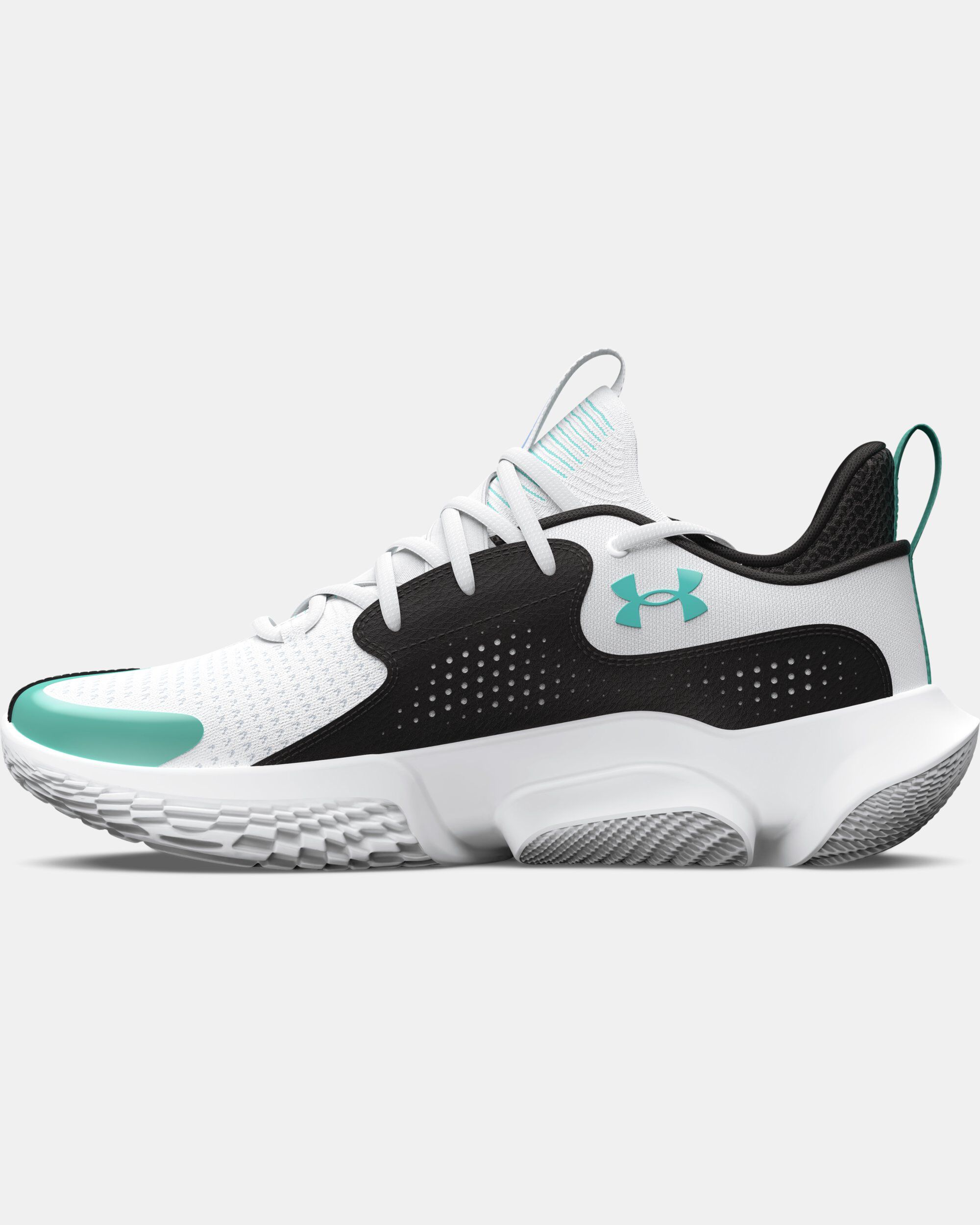 Under armour best sale basketball shoes dubai