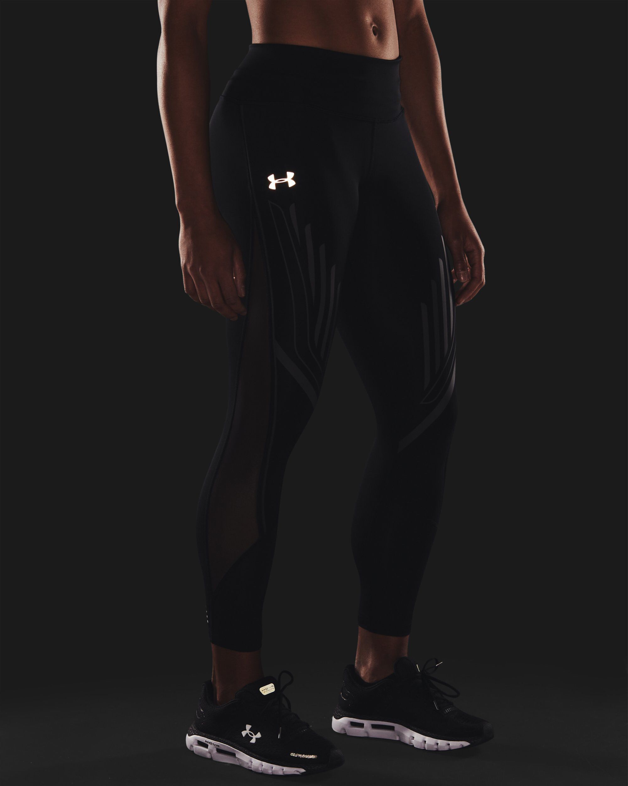 Under Armour Women s UA Qualifier Speedpocket Graphic Crop Black