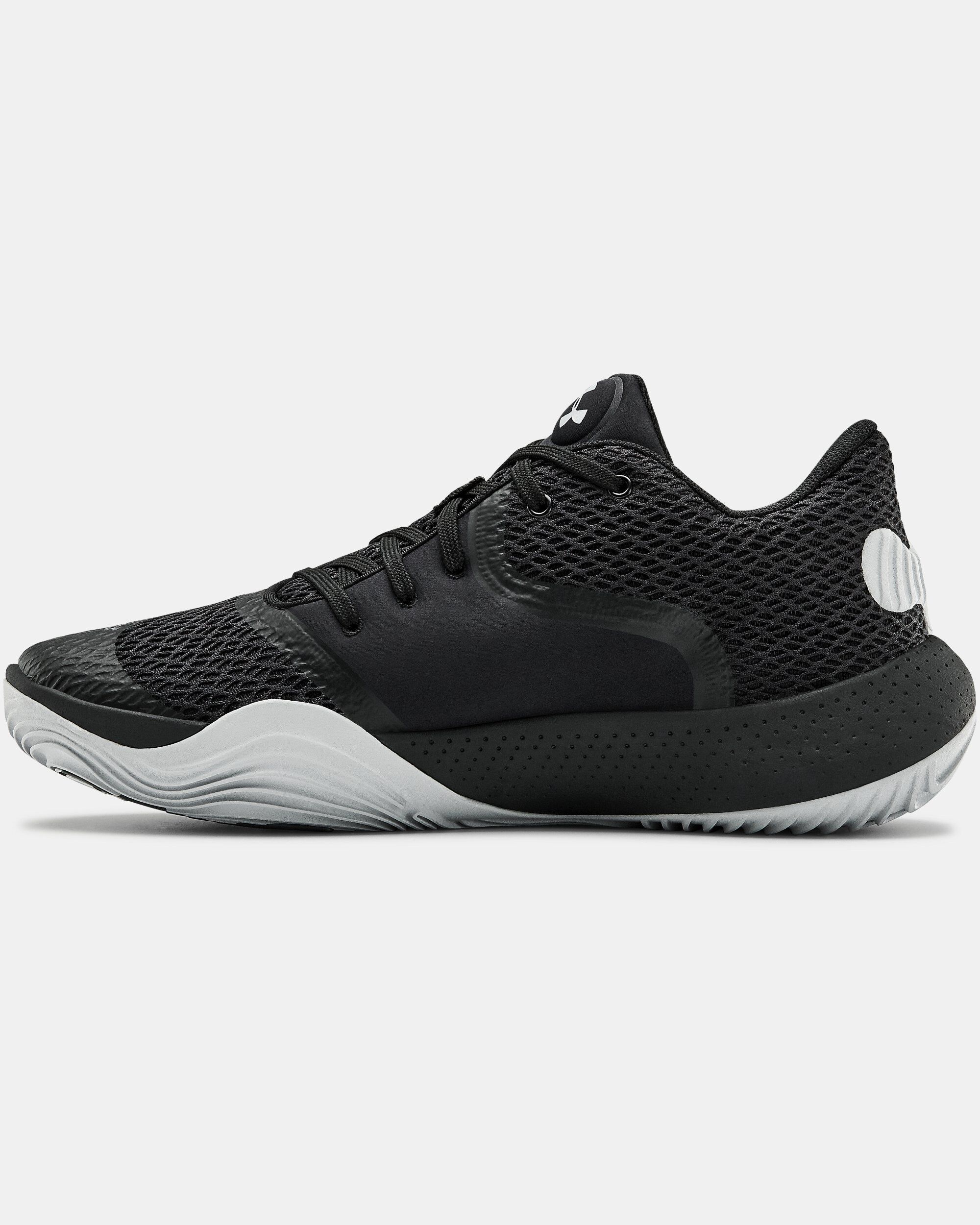 Under armour store basketball shoes dubai
