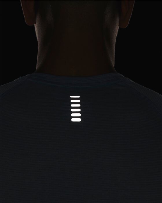 Men's UA Streaker Run Short Sleeve image number 3