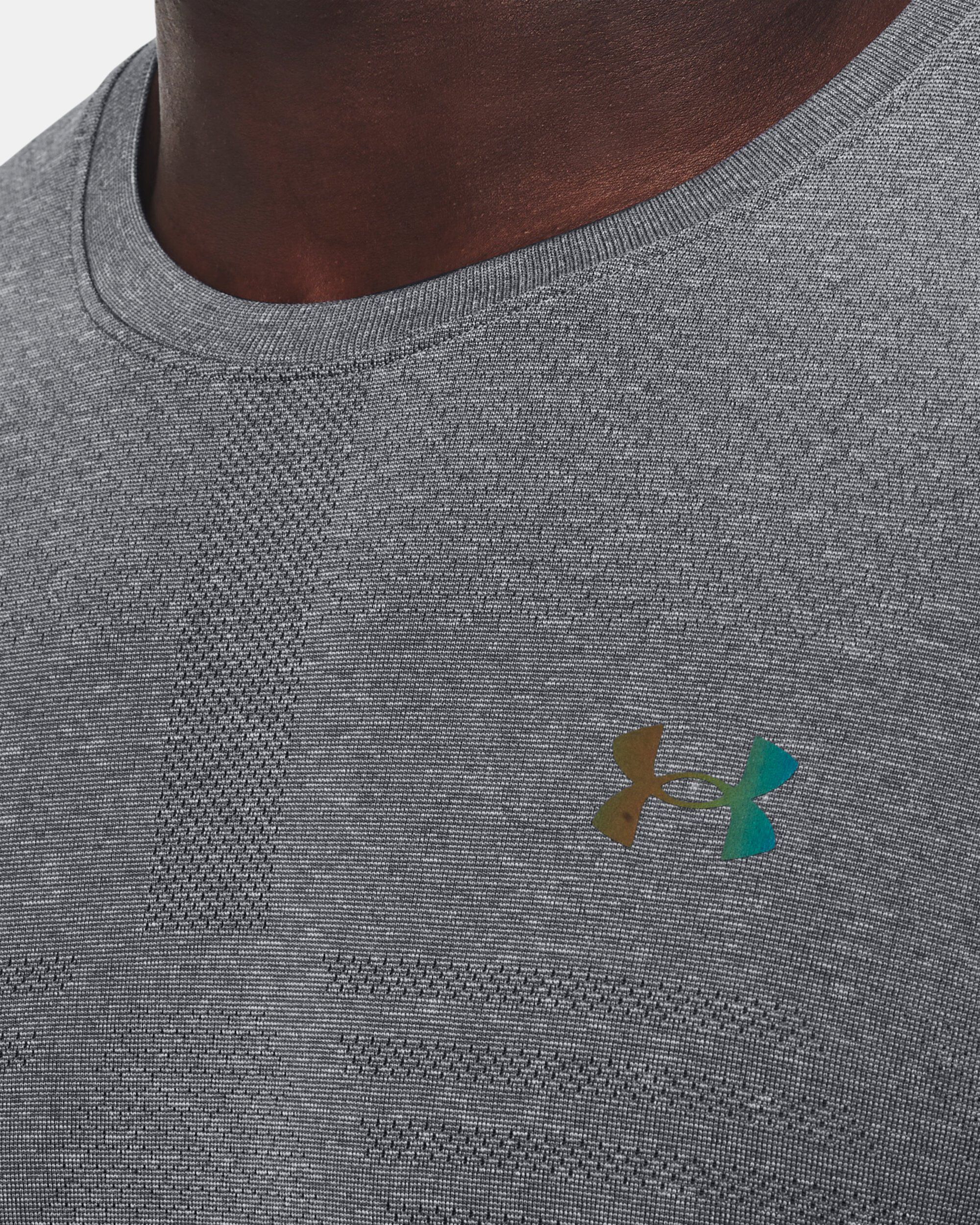 Men s UA RUSH Seamless GeoSport Short Sleeve