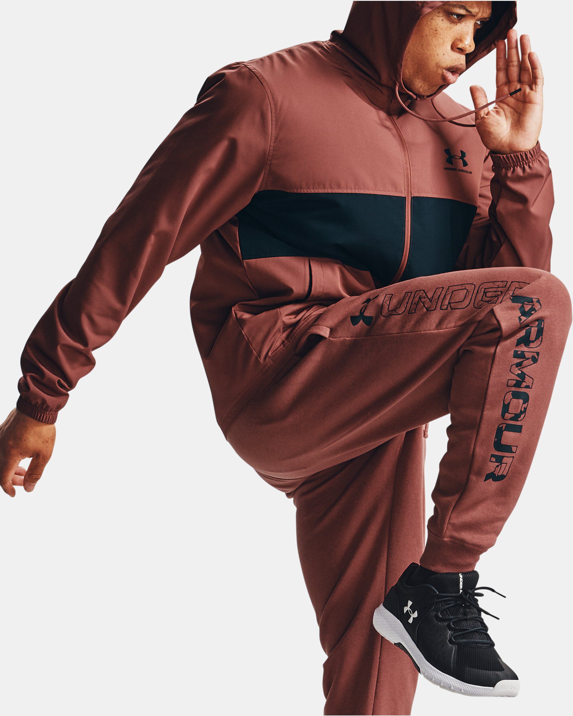 Under armour men's store ua rival graphic joggers