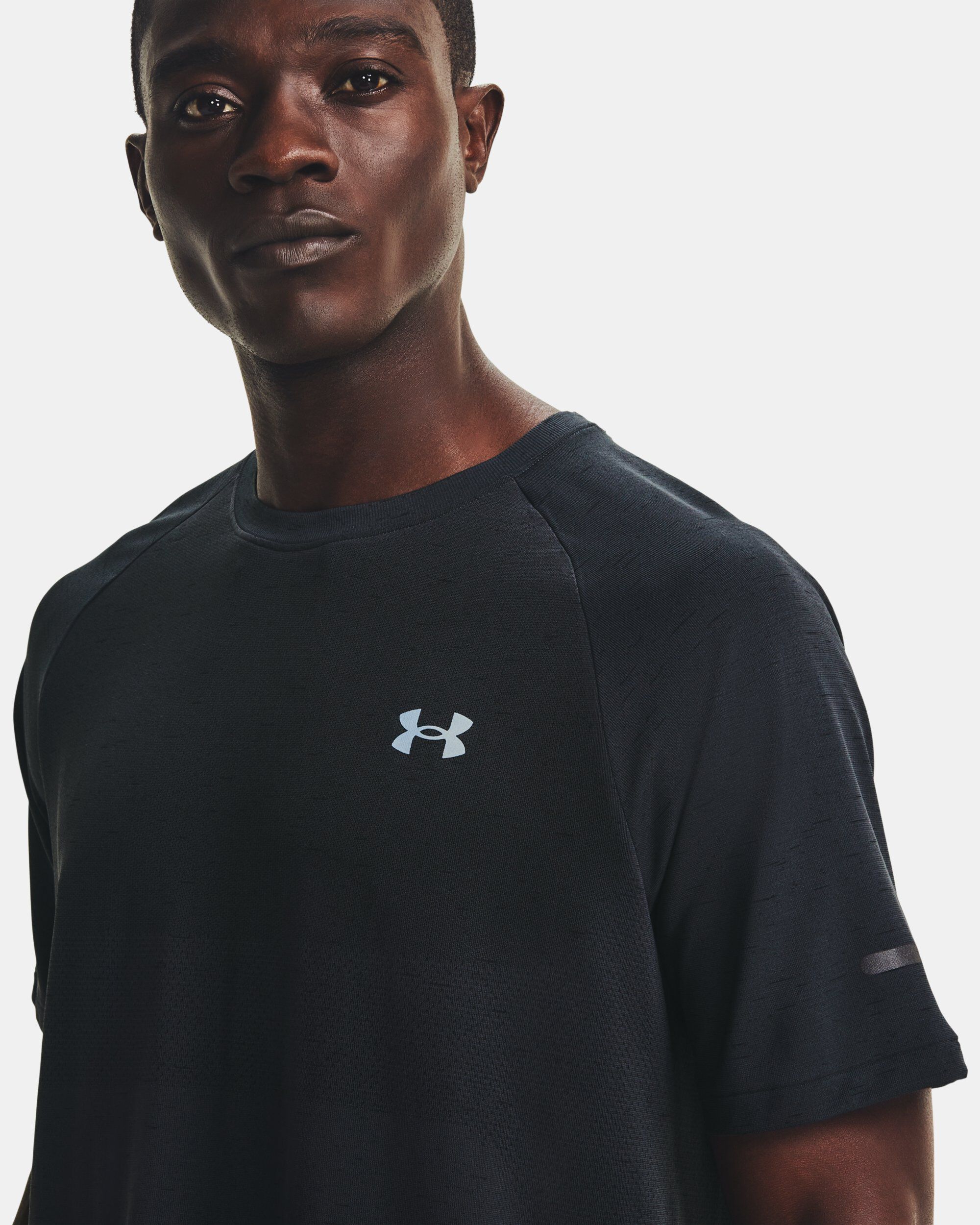 Under Armour Men s UA Vanish Seamless Run Short Sleeve Grey in