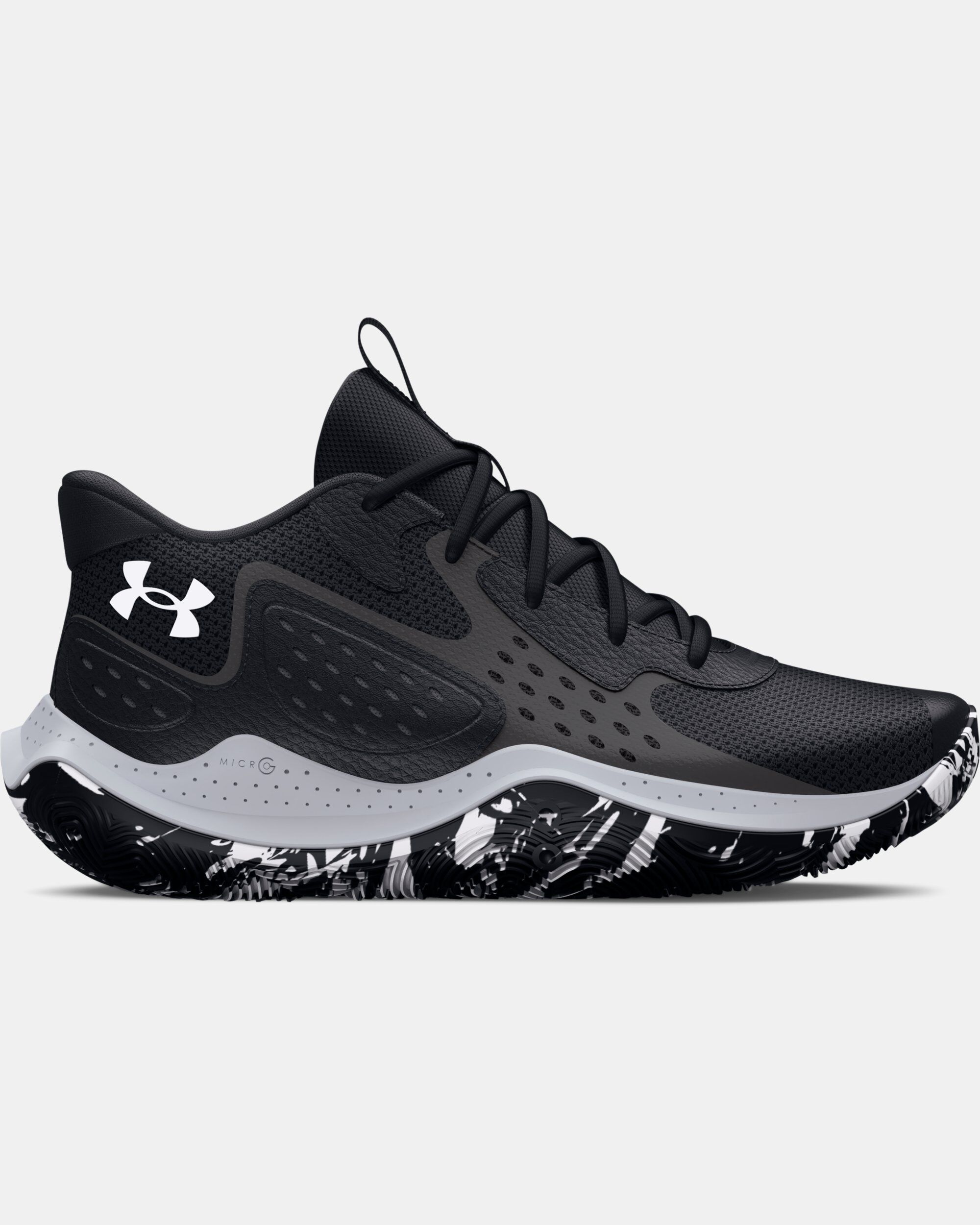 Basketball sneakers hot sale under armour