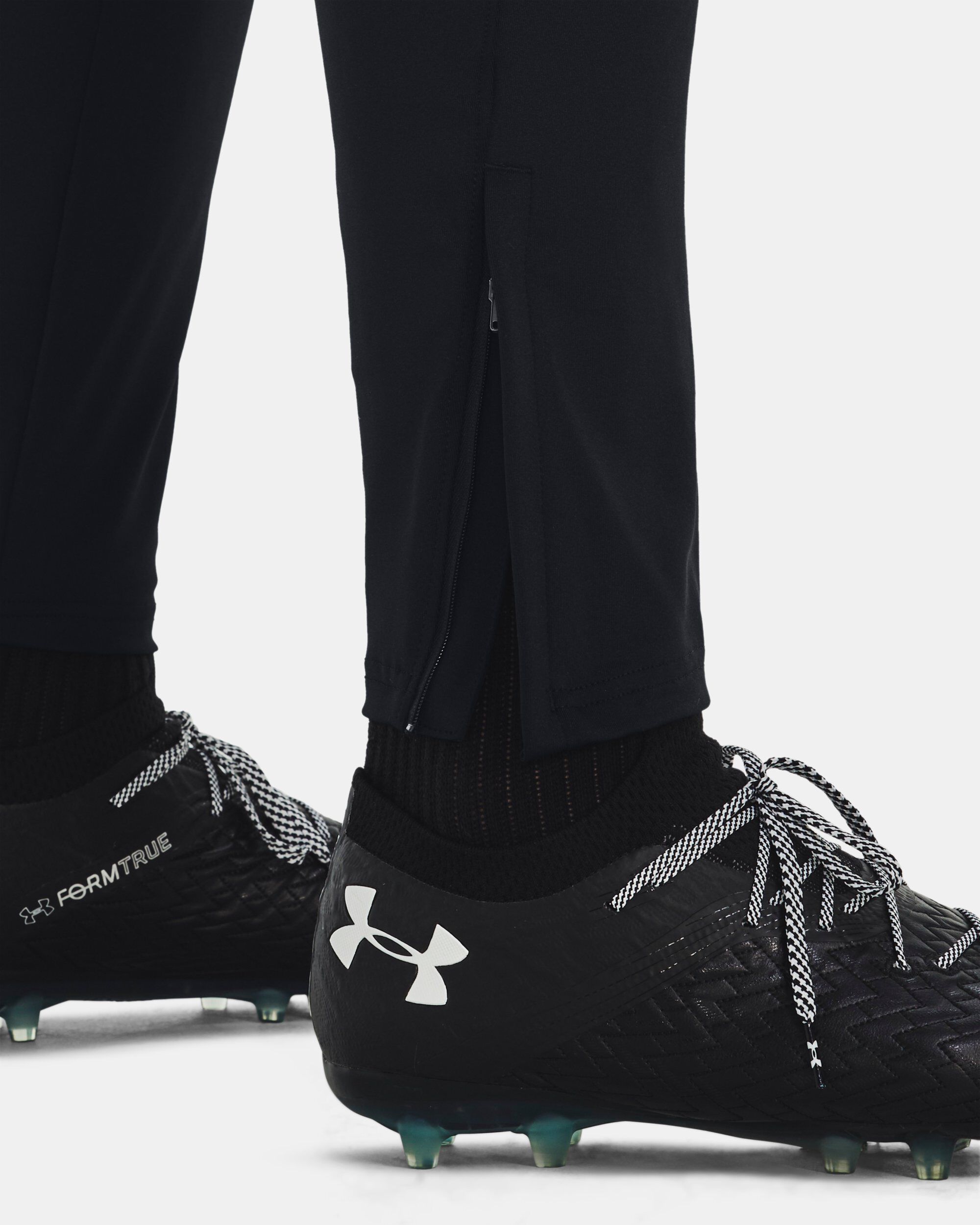 Buy Men s UA Challenger Training Pants Black in Dubai UAE Under Armour