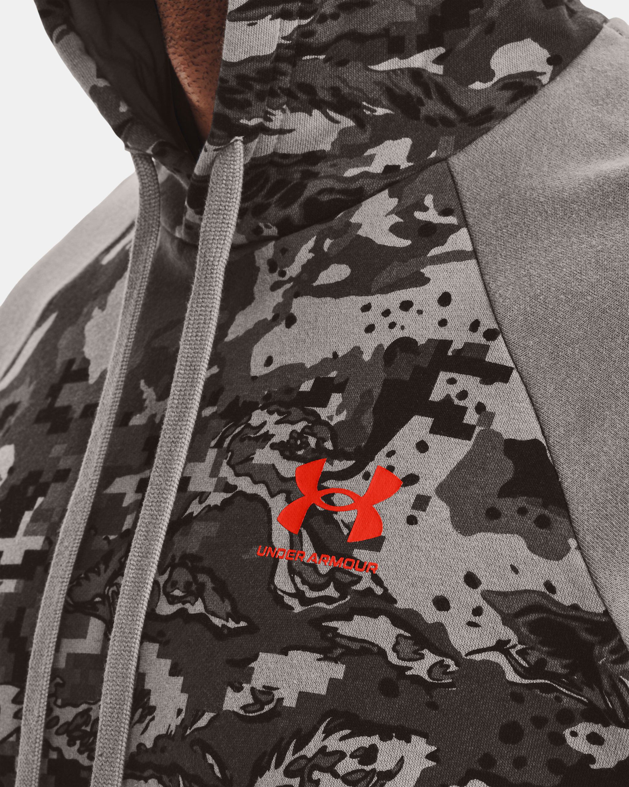 Camo under armour shop hoodie with orange logo