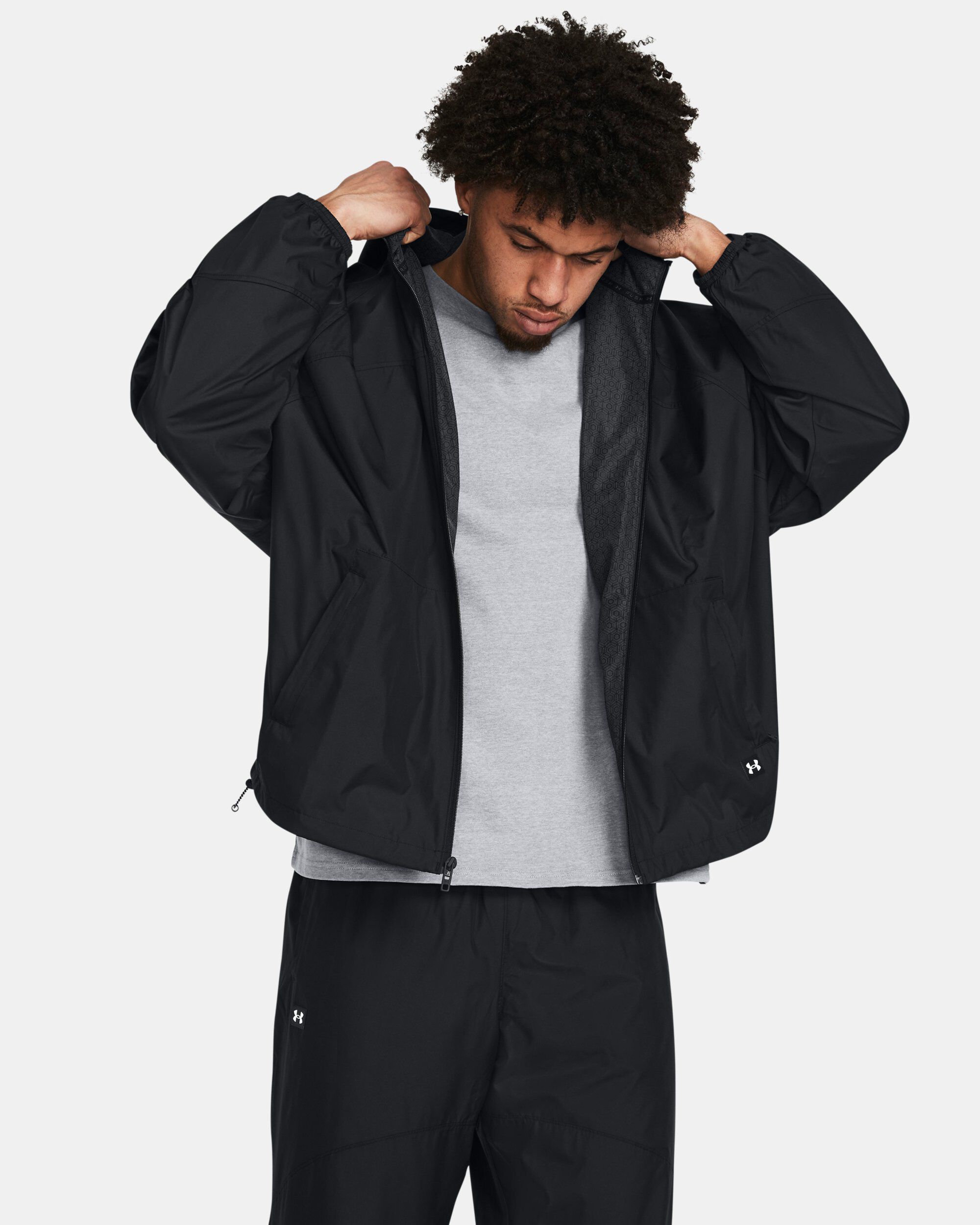 Buy Men s UA Vanish Elite Woven Full Zip Black in Dubai UAE Under Armour