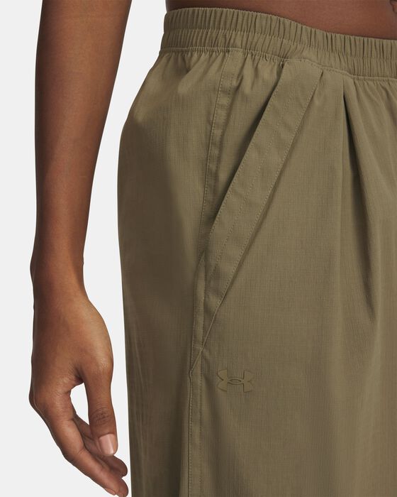 Women's UA Unstoppable Woven Parachute Pants Women's UA Unstoppable Woven Parachute Pants image number 3