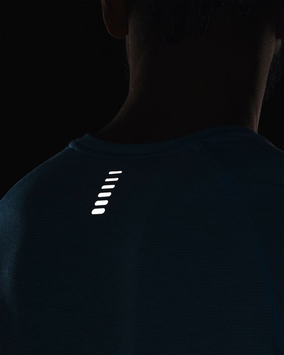 Men's UA Streaker Run Short Sleeve image number 3