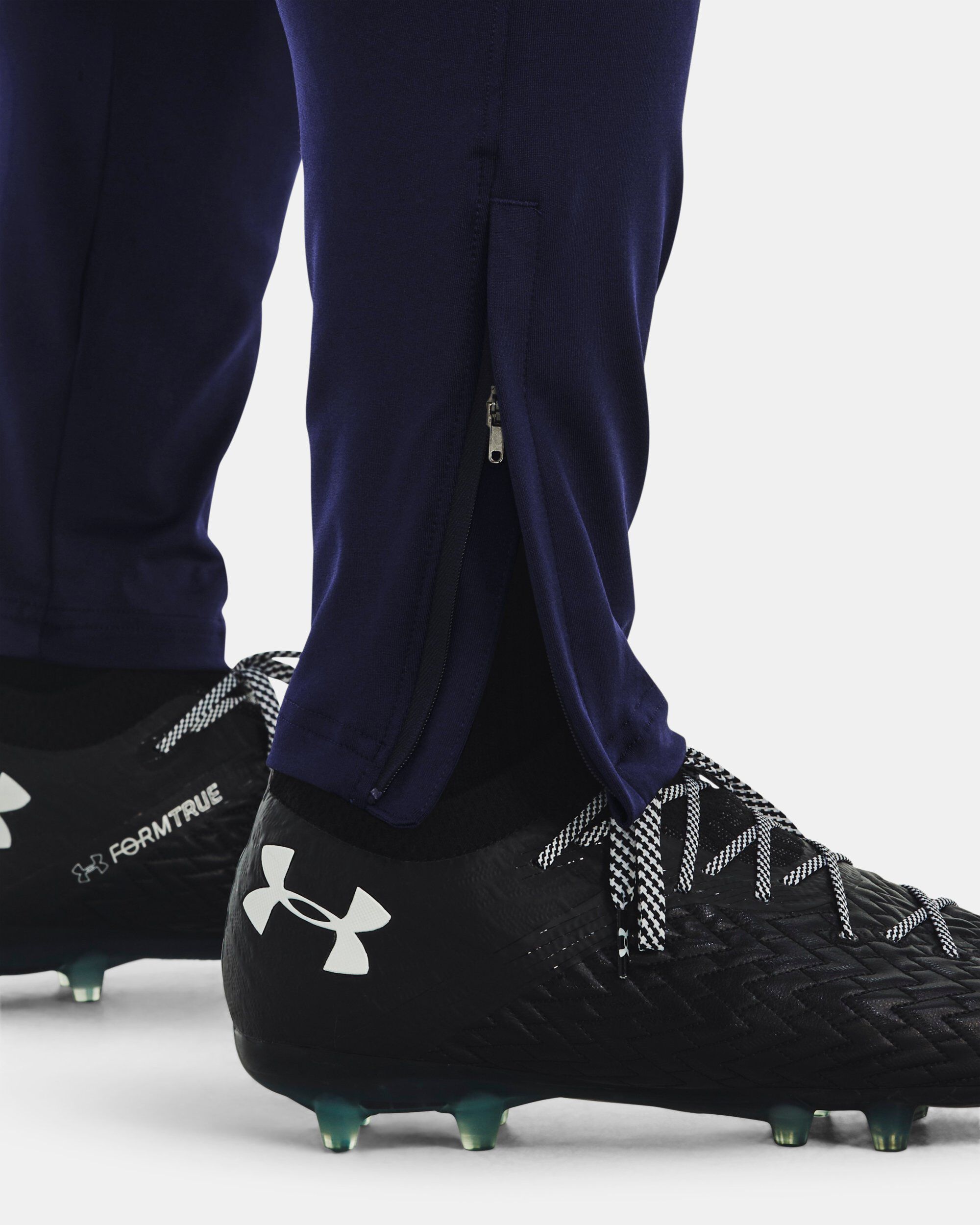 Under armour deals challenger pants